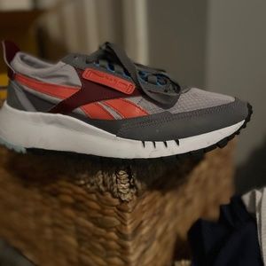 Reebok old school tennis shoes